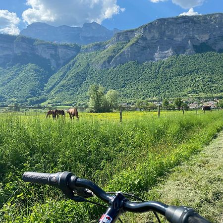 Maison De Village Au Pied De La Montagne Lumbin Екстериор снимка