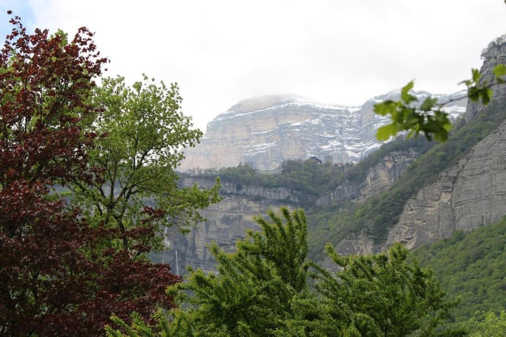 Maison De Village Au Pied De La Montagne Lumbin Екстериор снимка