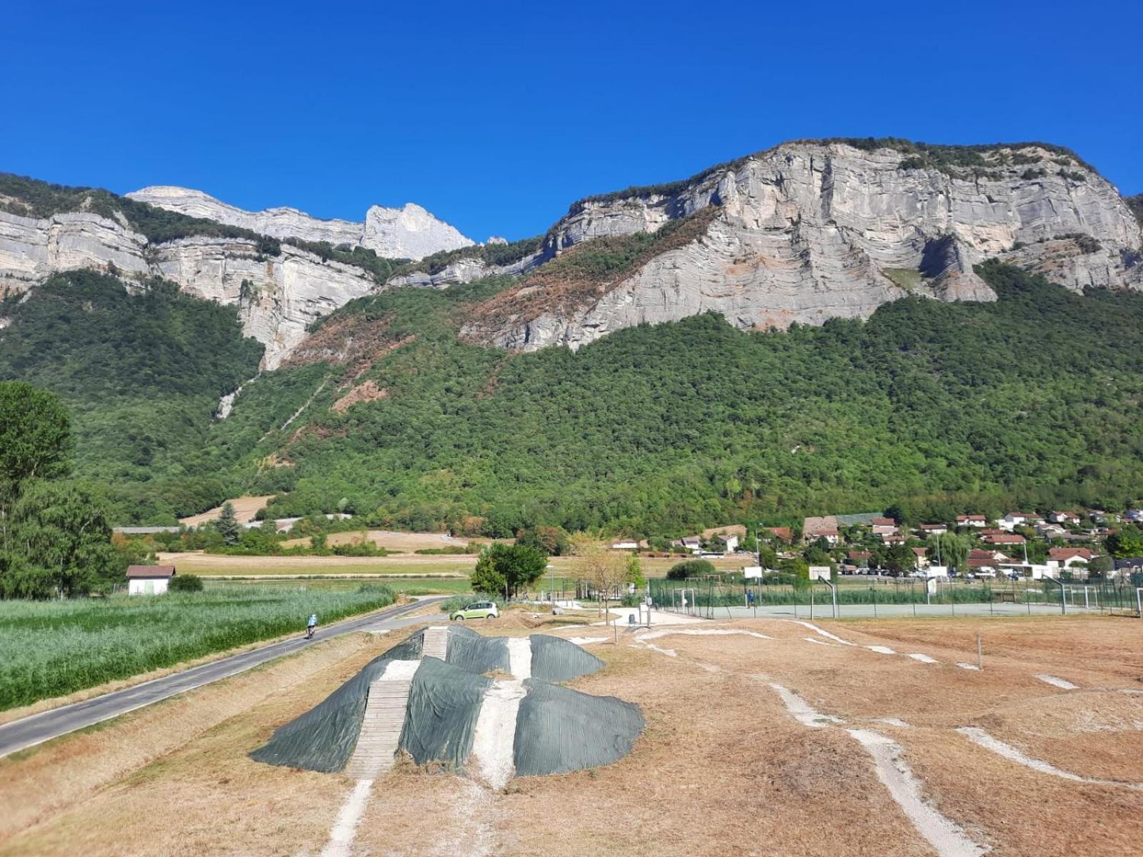Maison De Village Au Pied De La Montagne Lumbin Екстериор снимка