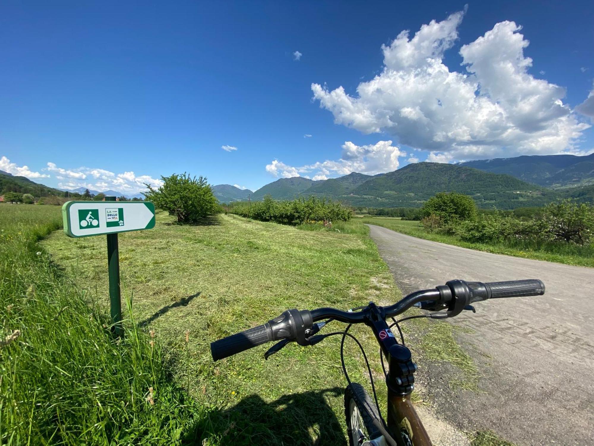 Maison De Village Au Pied De La Montagne Lumbin Екстериор снимка