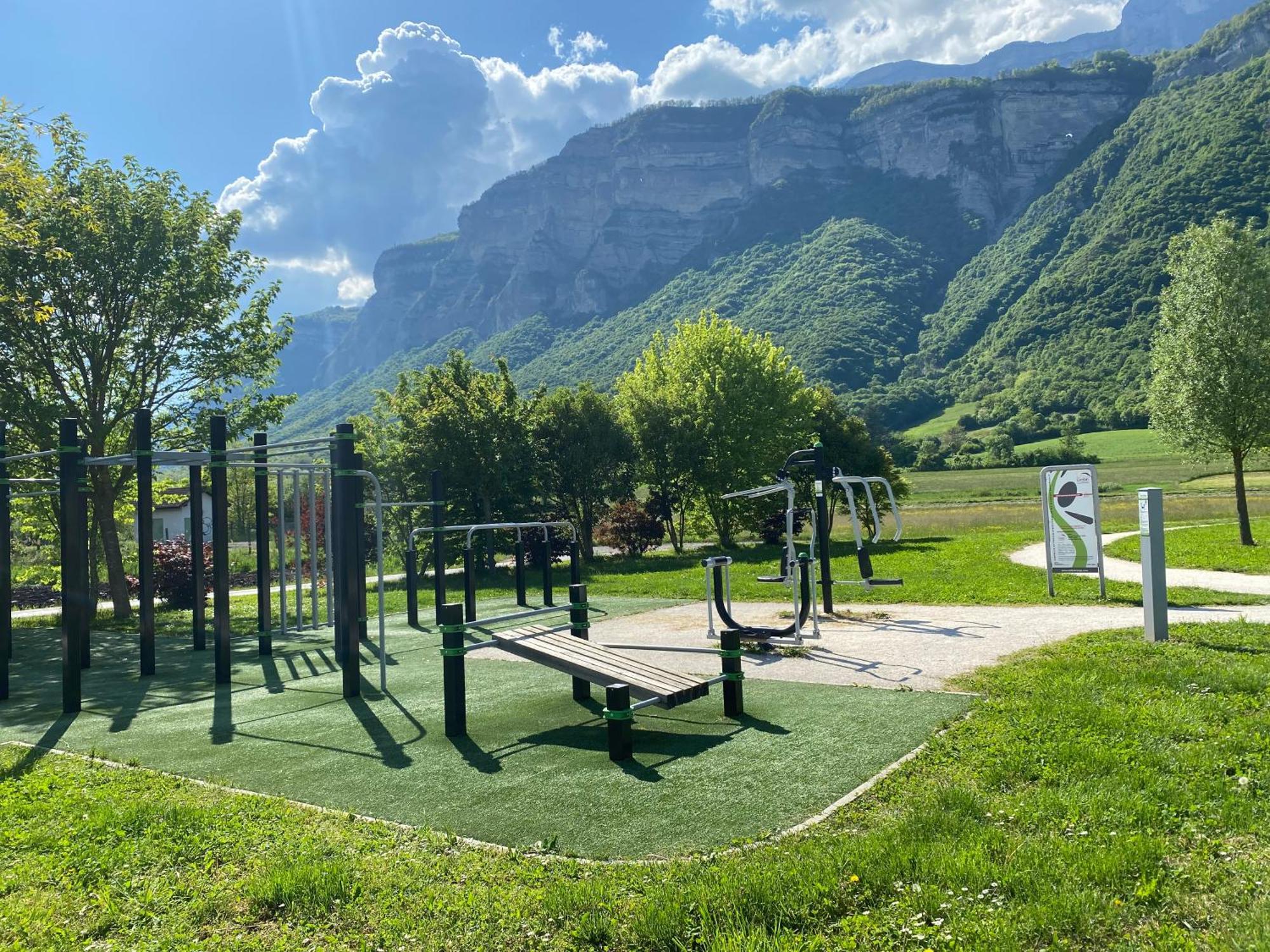 Maison De Village Au Pied De La Montagne Lumbin Екстериор снимка